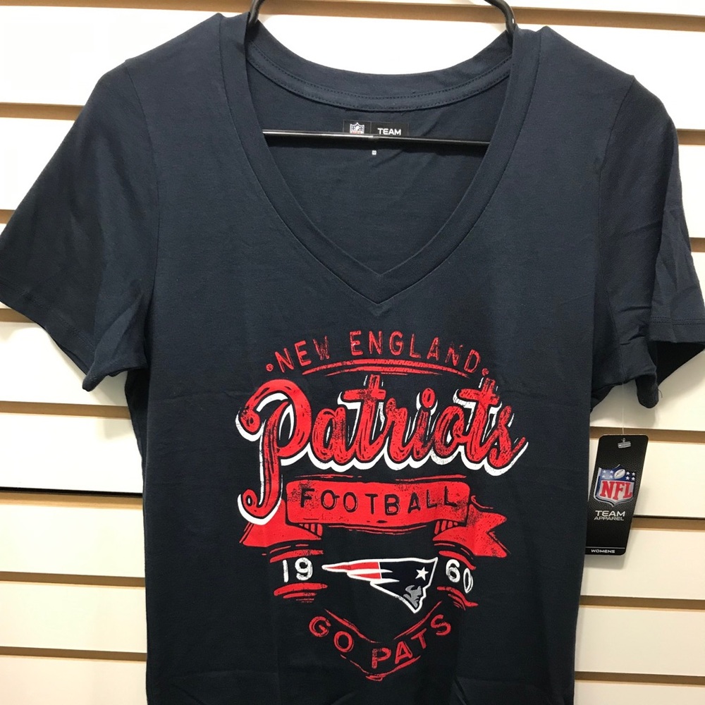 New England PATRIOTS Women’s Tee, Size M. NFL